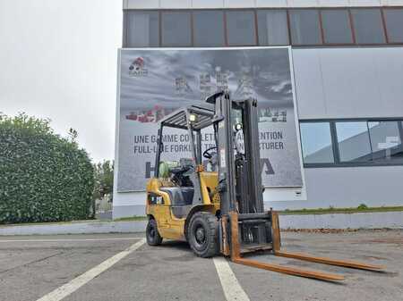 Carrelli elettrici 4 ruote 2017  CAT Lift Trucks GP18N (1)