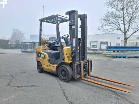 Carrelli elettrici 4 ruote 2017  CAT Lift Trucks GP18N (19)