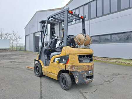 Carrelli elettrici 4 ruote 2017  CAT Lift Trucks GP18N (21)