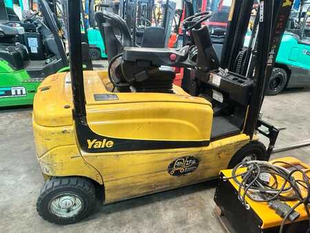 Chariot 3 roues électrique 2019  Yale ERP16VF (1)