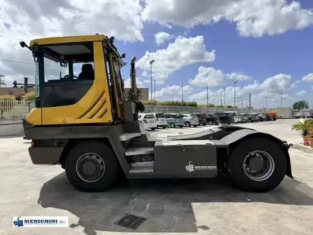Terminálový traktor 2017  Terberg RT223 (1)