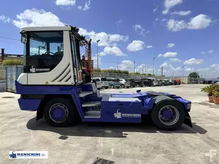 Terminálový traktor 2017  Terberg RT223 (1)