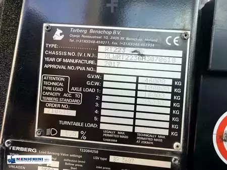 Terminálový traktor 2017  Terberg RT223 (11)