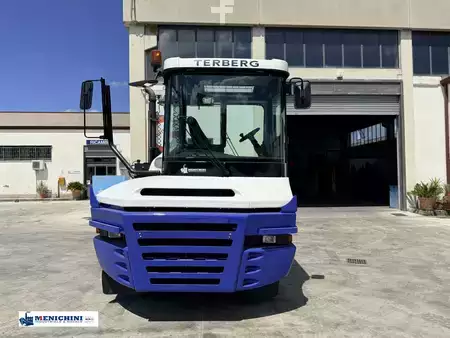Terminálový traktor 2017  Terberg RT223 (3)
