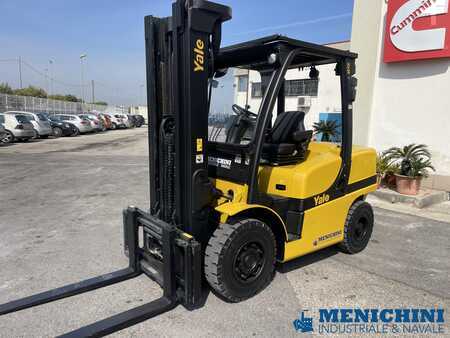 Diesel Forklifts 2016  Yale GDP40X2471 (1)