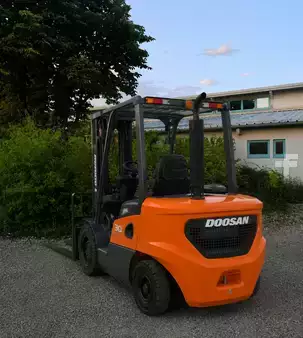 Diesel Forklifts 2022  Doosan D 30 NXS (2)