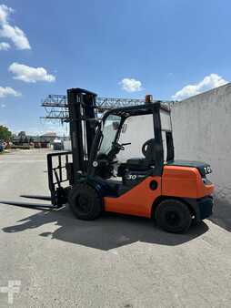 Carrelli elevatori diesel 2018  Toyota 02-8FD30 (1)