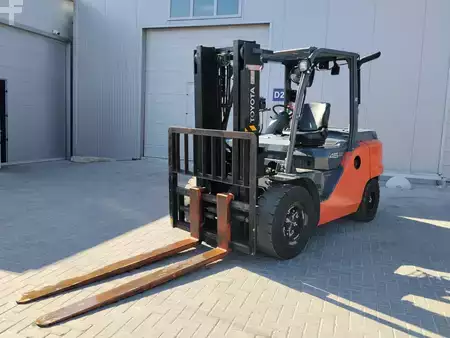 Diesel Forklifts 2022  Toyota 8FD45N (2)