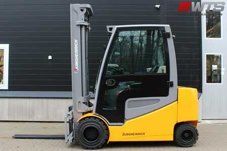 Elektryczne 4-kołowe 2018  Jungheinrich EFG S 30 s | Batteri från 2020 (1)