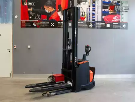 Fahrerstandstapler 2012  BT SWE 120 | 3700mm Lyfthöjd (3)