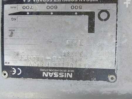 Wózek widłowy spalinowy/ gaz ziemny 2007  Nissan AP (2)