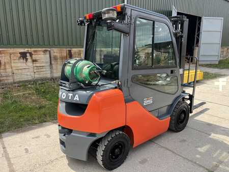 Propane Forklifts 2017  Toyota 02-FGF25 (4)