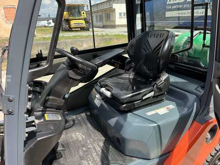 Propane Forklifts 2017  Toyota 02-FGF25 (5)