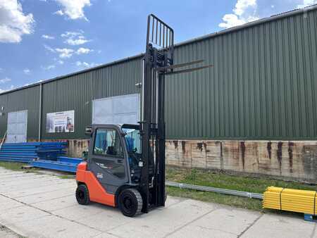 Propane Forklifts 2017  Toyota 02-FGF25 (9)