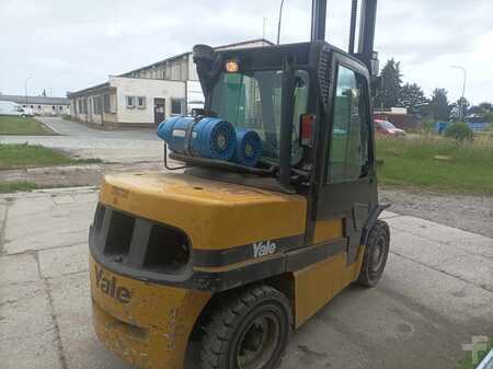 Empilhador a gás 2001  Yale GLP55MJ V2514 (2)