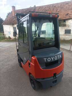 Wózki widłowe diesel 2016  Toyota 02-8FDF15 (3)