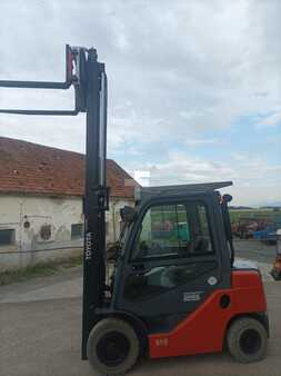 Wózki widłowe diesel 2019  Toyota 06-FD25F (11)