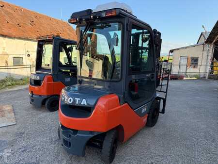 Chariots élévateurs diesel 2018  Toyota 02-8FDF20 (2)