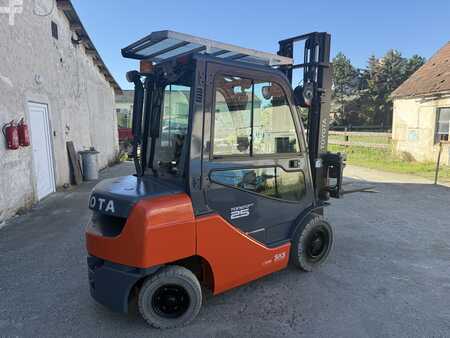 Chariots élévateurs diesel 2019  Toyota 06-8FD25F (4)