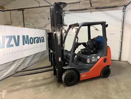 Nestekaasutrukki 2019  Toyota 02-8FGKF20 (1)