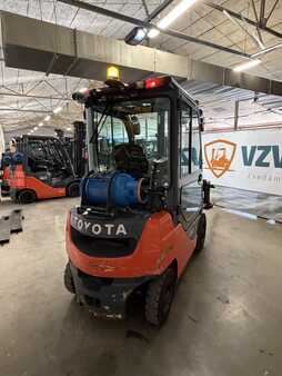 Nestekaasutrukki 2017  Toyota 02-8FGF20 (4)