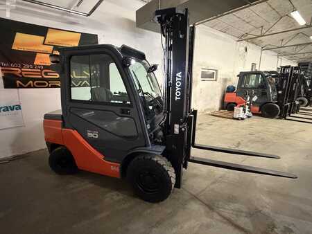 Carretilla elevadora diésel 2020  Toyota 52-8FDF30 (3)