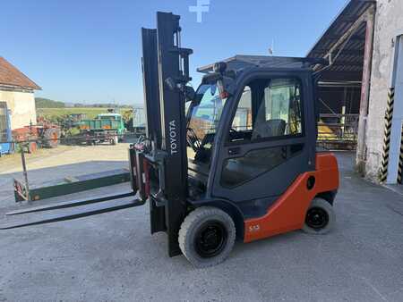 Diesel truck 2019  Toyota 06-8FD25F (1)