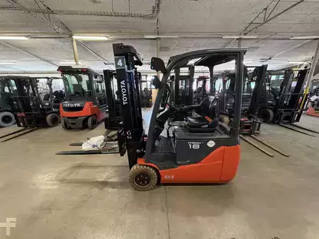 El Truck - 3-hjul 2021  Toyota 8FBEK18T (2)