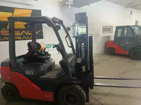Diesel truck 2021  Toyota 56-8FD20F (3)