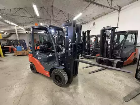 Dieselový VZV 2022  Toyota 56-8FD25F (3)