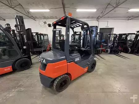 Dieselový VZV 2022  Toyota 56-8FD25F (4)