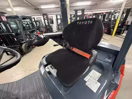 Dieselový VZV 2022  Toyota 56-8FD25F (7)