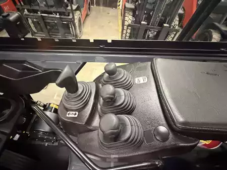 Chariots électriques à 4 roues 2022  Toyota 8FBM16T (10)