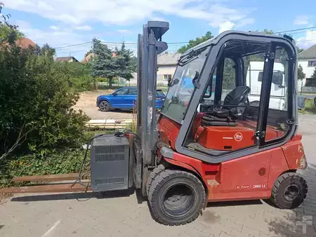 4-wiel elektrische heftrucks 2002  BT CBE 5.0 AC (1)