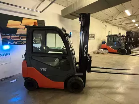 Carrelli elevatori GPL 2018  Toyota 02-8FGF15 (3)
