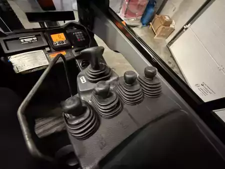 Carrelli elevatori GPL 2019  Toyota 02-8FGF20 (8)