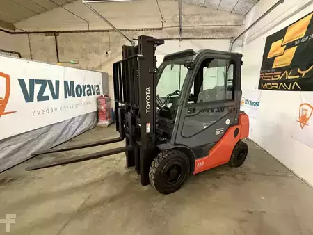 Carrelli elevatori GPL 2018  Toyota 02-8FGF20 (1)