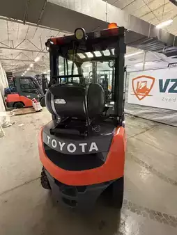 Carrelli elevatori GPL 2018  Toyota 02-8FGF20 (4)