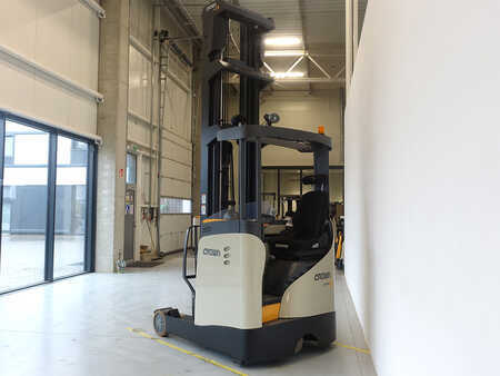 Stacker com assento 2016 Crown ESR5240-1.4 (4)