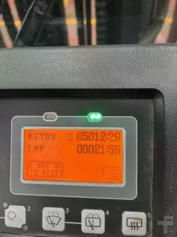 Elektryczne 4-kołowe 2014  Toyota 8FBMT35 (10)