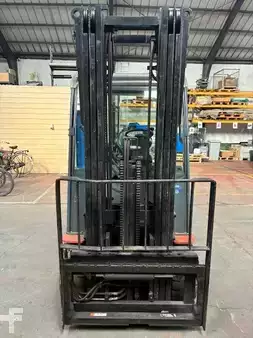 Elektryczne 4-kołowe 2014  Toyota 8FBMT35 (4)