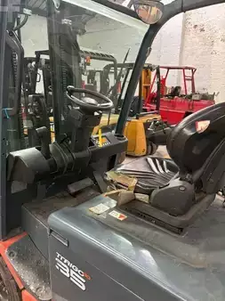 Elektryczne 4-kołowe 2014  Toyota 8FBMT35 (5)