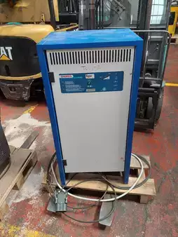 Elektryczne 4-kołowe 2014  Toyota 8FBMT35 (9)