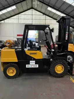 Empilhador a gás 2002  Daewoo G45SC (1)