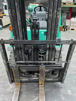 Gasoltruck 2019  Mitsubishi FG25P (5)