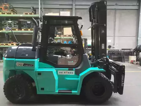 Dízel targoncák 2023  Mitsubishi FD70N3 (1)