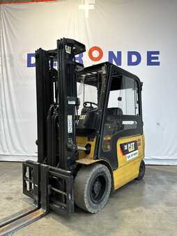 Eléctrica de 4 ruedas 2005  CAT Lift Trucks EP30KPAC (2)