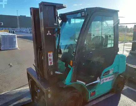 Dízel targoncák 2021  Mitsubishi FD25P3 (2)