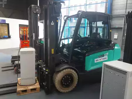 El Truck - 4-hjul 2022  Mitsubishi FB50CN (3)