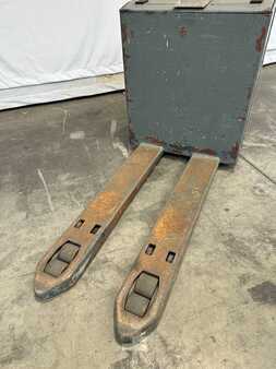 Electric Pallet Trucks - Climax P20P (3)